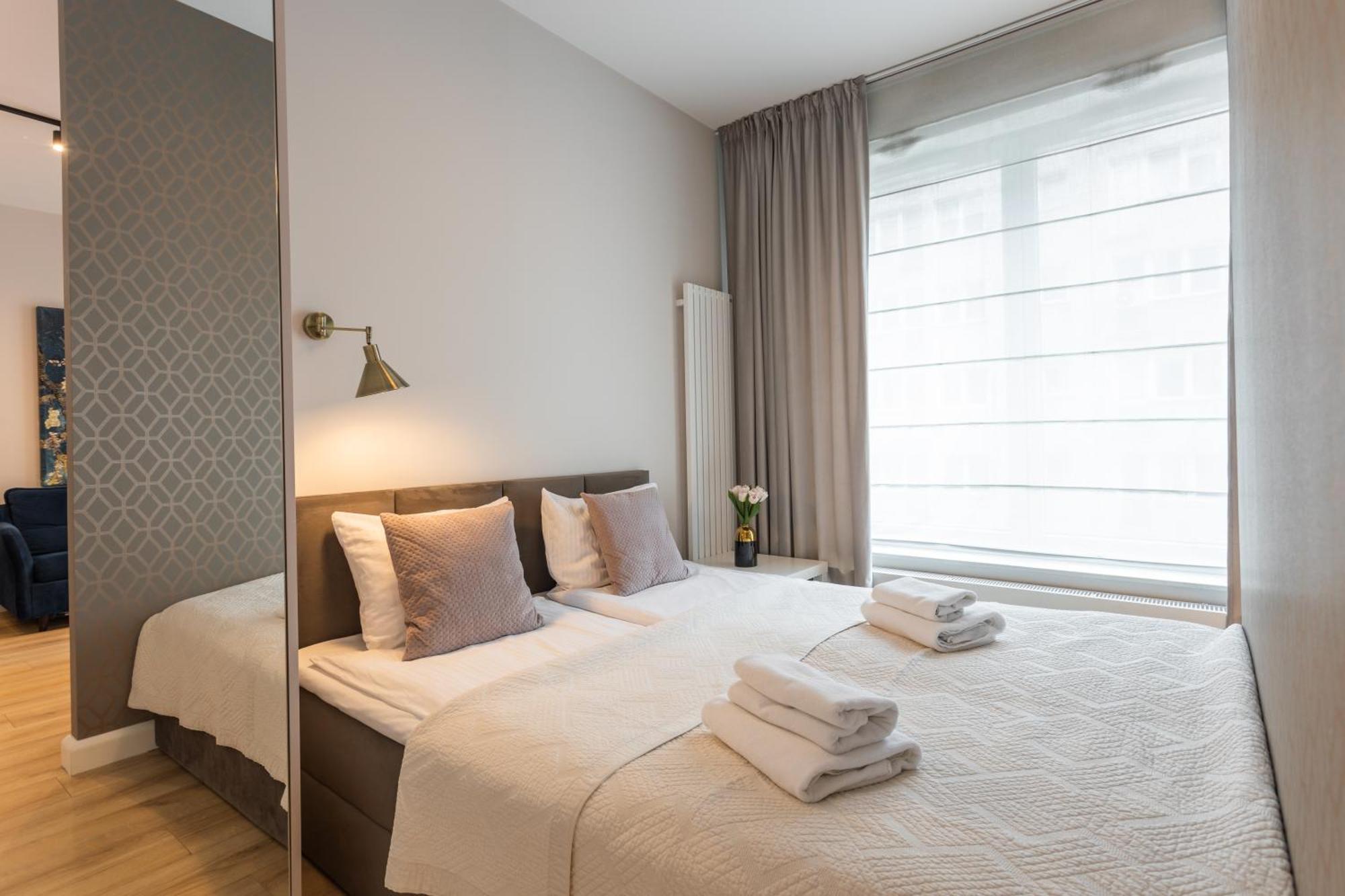 Golden Apartments Warsaw - Luxury Building With Terrace On The Roof - Sienna Str ภายนอก รูปภาพ